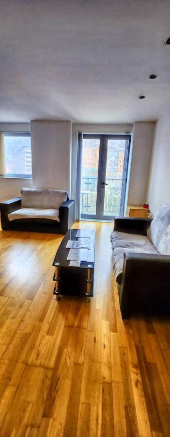 Shared Apartment - Walking From Leeds City Center Bagian luar foto