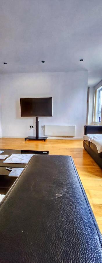 Shared Apartment - Walking From Leeds City Center Bagian luar foto