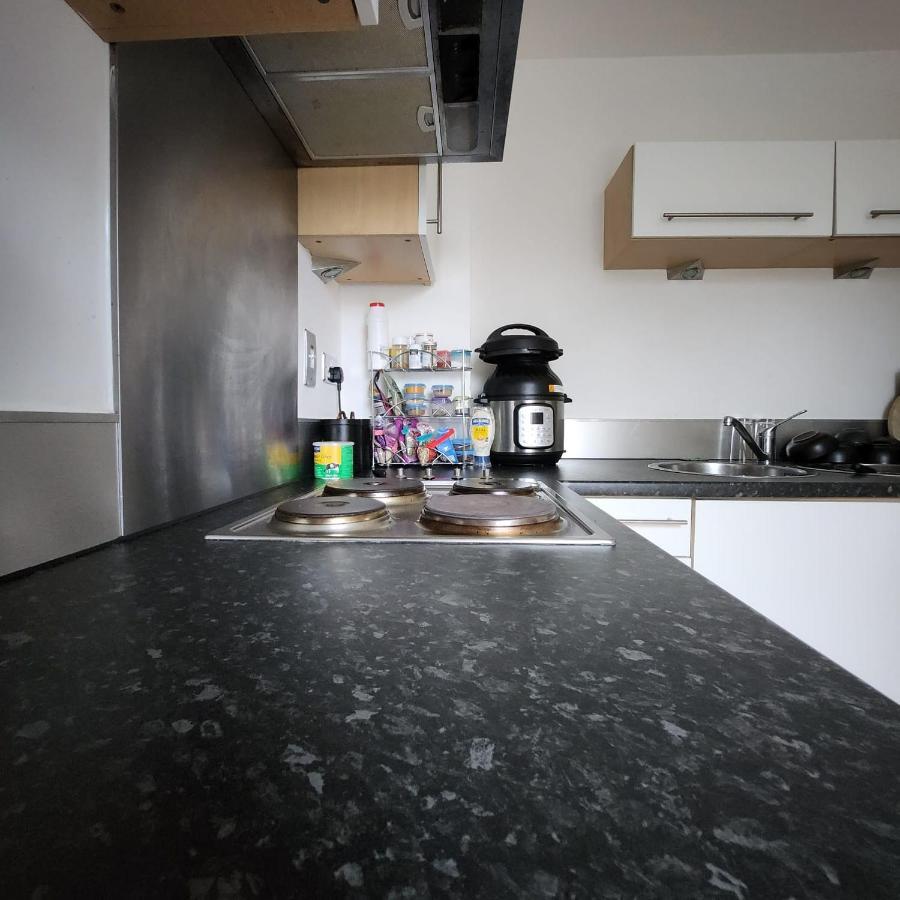 Shared Apartment - Walking From Leeds City Center Bagian luar foto